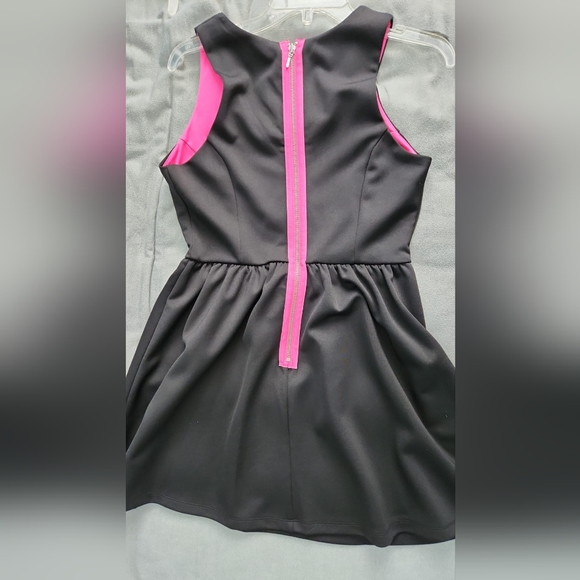 Nanette Lepore bell scuba skater dress, size L - Picture 3 of 3